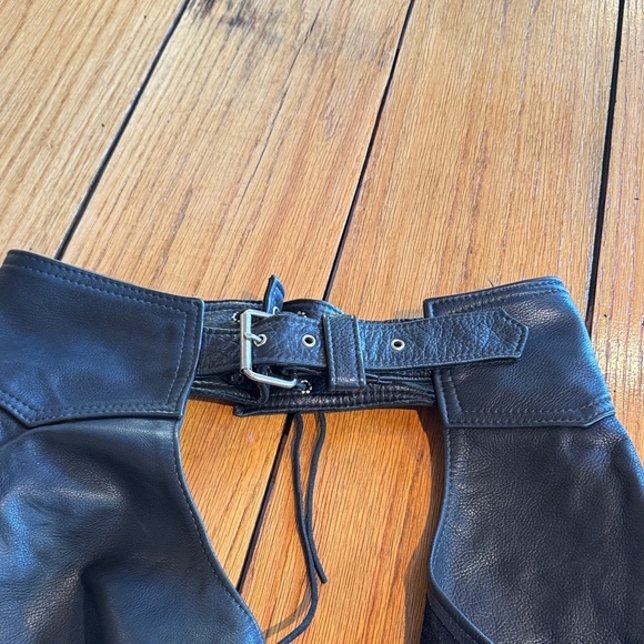 Ladies Black genius Leather Motorcycle Chaps Size Medium excellent condition - Picture 5 of 5